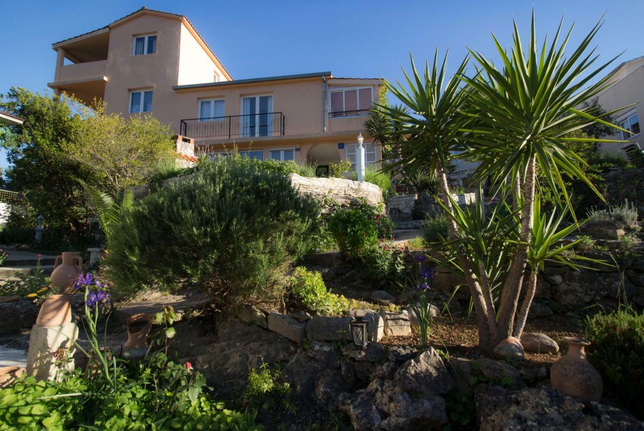Apartments-Estate Under The Paintbrush Vis Extérieur photo