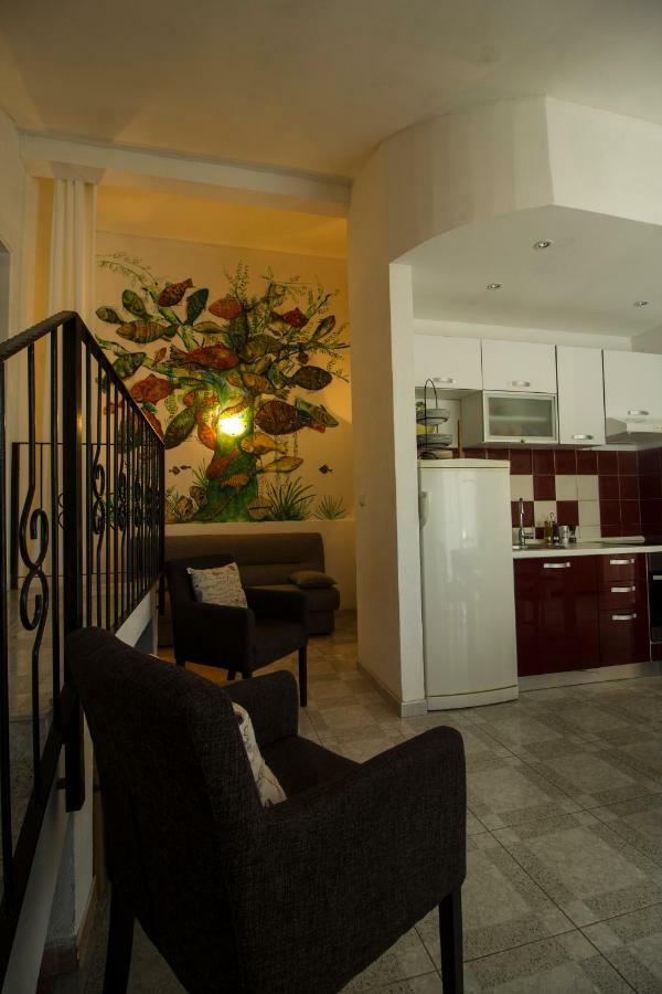 Apartments-Estate Under The Paintbrush Vis Extérieur photo