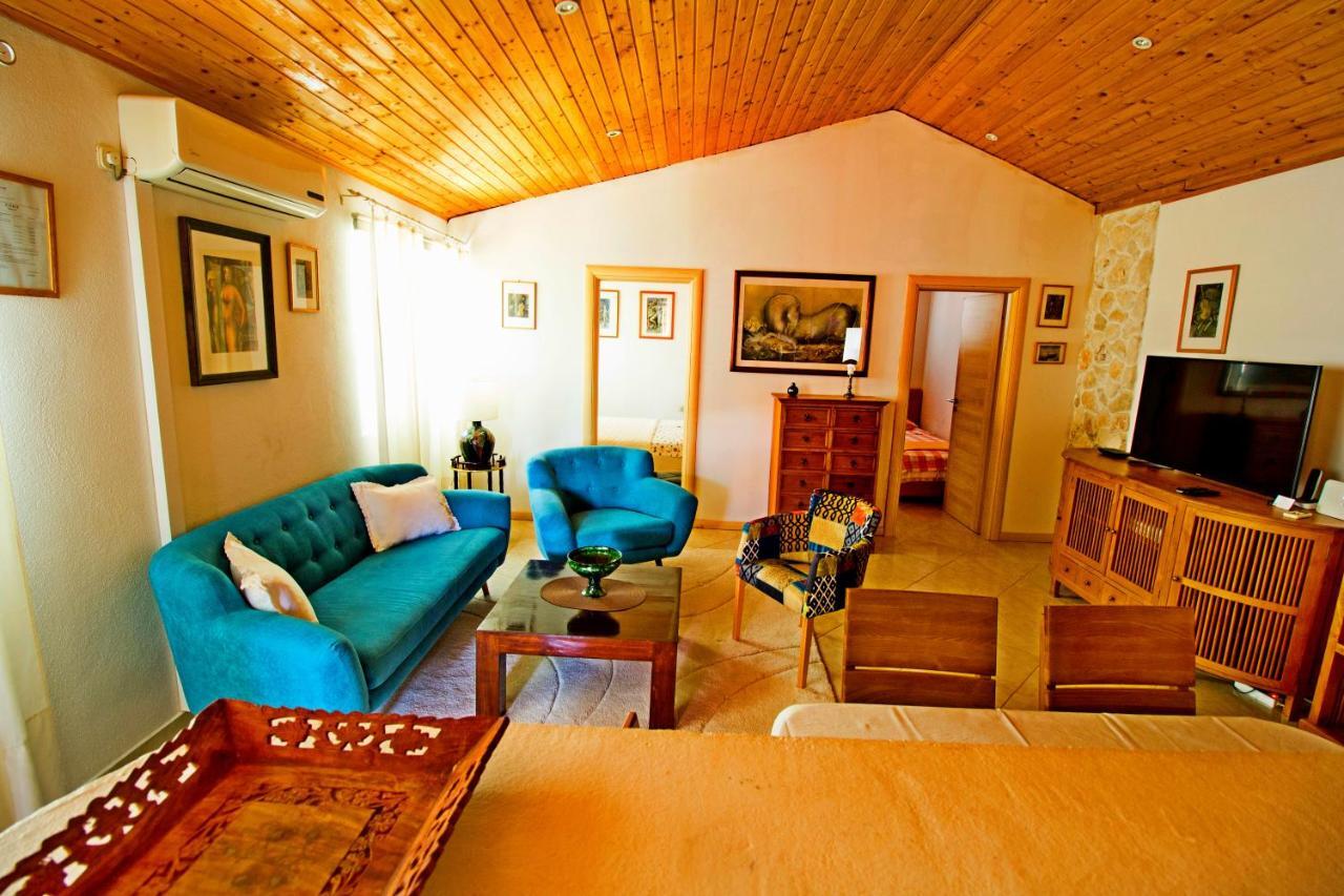 Apartments-Estate Under The Paintbrush Vis Extérieur photo
